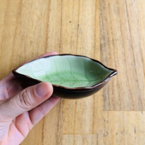 Chén chiếc lá gốm sứ