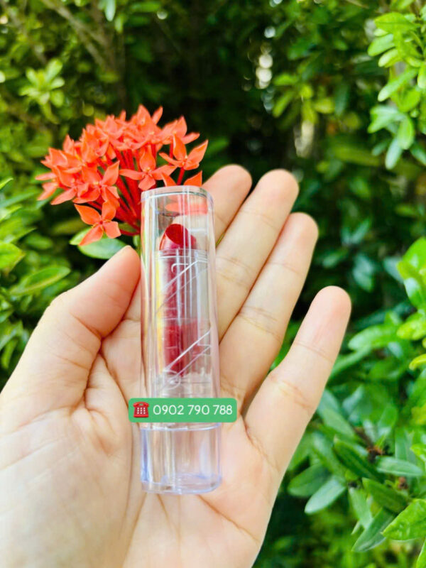 Sôn dưỡng môi có màu