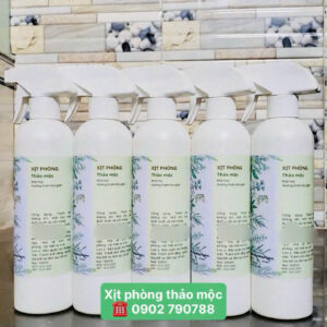 Xịt phòng thảo mộc xua đuổi côn trùng
