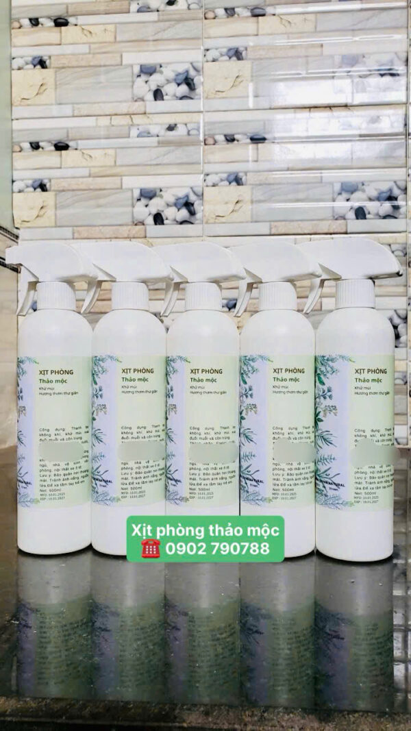 Xịt phòng thảo mộc xua đuổi côn trùng
