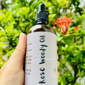 Tinh dầu Gỗ Rose Woody (Rose Woody Oil)